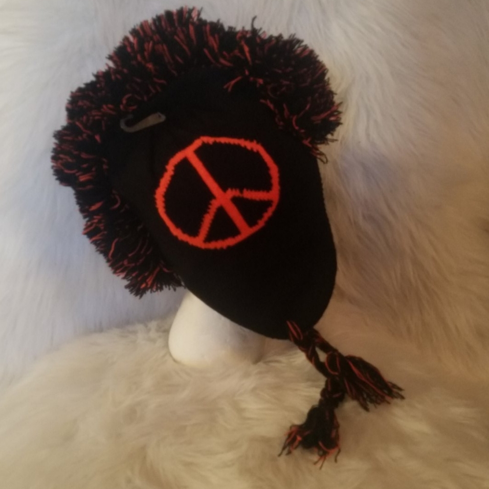 DEKKO ORANGE AND BLACK PEACE SIGN MOHAWK HAT